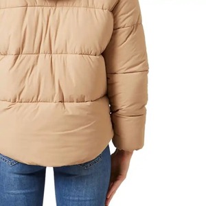 Vente en gros de doudoune imprimée respirante pour femmes de créateurs de mode logo personnalisé peau de mouton cuir coton remplissage traitement OEM - Product Image 5