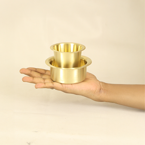 Juego de cafetera tradicional de latón artesanal del sur de la India, acabado mate, para regalar y uso doméstico - Product Image 3