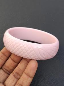 Brazalete de resina de moda estándar Brazalete acrílico de buena calidad Brazalete transparente de resina Diseño de color personalizado de La India - Product Image 4