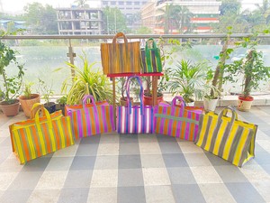 Grands sacs à fermeture éclair en nylon écologique réutilisables, recyclés, conception personnalisée, pochette cosmétique à impression offset, stockage de blanchisserie en PP - Product Image 3