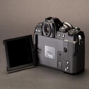 Venta Rápida de Cámaras sin Espejo FUJI FILM X-S20 en Negro con Lentes de 18-55 mm y XC15-45 mm - Product Image 5