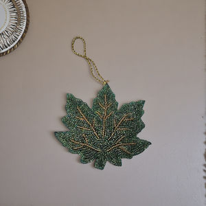 Vente en gros d'ornements de broderie perlés en forme d'arbre de Noël au design agréable Décoration de la maison festive suspendue pour les vacances pour les vêtements - Product Image 1