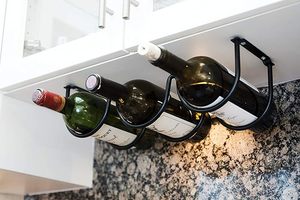 ที่ใส่ขวดไวน์ทำจากเหล็กลายดอกไม้พร้อมรายละเอียดแบบวินเทจที่ดีที่สุดสำหรับการตกแต่งธีมบ้านแบบคลาสสิกและกิจกรรมของช่างฝีมือ - Product Image 2