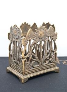 Soporte de lápiz de latón decorativo con soporte cuadrado hecho a mano de diseño vintage para escritorio de oficina y almacenamiento elegante - Product Image 5