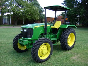 Tracteurs John Deere 5045e d'occasion de 40 à 99 CV à vendre - Product Image 5