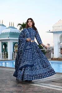 Conjunto de Lehenga Choli Dupatta con Estampado Dabu en Bloque Indigo, 100% Algodón, Ropa Étnica Tradicional para Bodas y Fiestas, Precio al por Mayor - Product Image 2