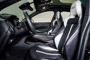 Como un coche usado, superimpecable, SUV Crossover DBX 707 Ultra-Lujo 2024, Gasolina, Automático, Color Oscuro - Product Image 3