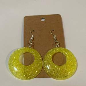 Pendientes de Resina de Alta Calidad para Niñas, Diseño Redondo Estilo Ángel, Accesorios Duraderos, Artesanía en Resina - Product Image 2