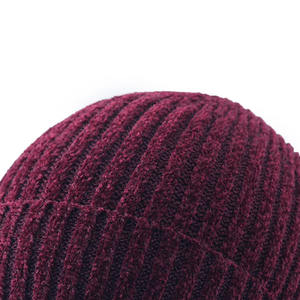 Gorros de Punto de Color Sólido Premium Unisex, Impresión de Logotipo Personalizado, Impresión Digital Disponible, Todos los Colores y Tamaños, Estilo Urbano Común - Product Image 4