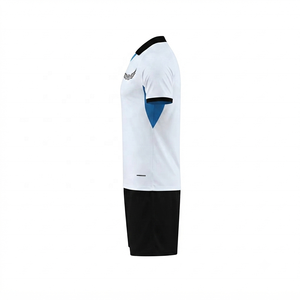 Conjunto Deportivo de Fútbol para Hombre, Camiseta Blanca con Pantalones Cortos Negros, Cuello en V, Manga Corta, Poliéster que Absorbe la Humedad - Product Image 4