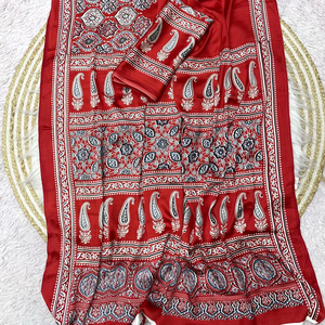 Dernier Saree exclusif de créateur imprimé en satin crêpe avec chemisier fantaisie Mariage classique de style bollywood Événements spéciaux Porter des femmes - Product Image 1