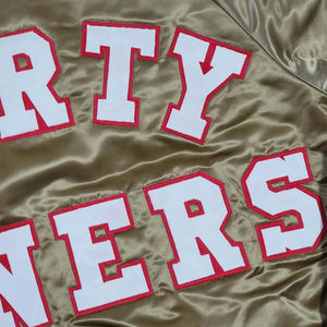 Chaqueta Bomber Varsity de Satén de Invierno de Alta Calidad para Hombre y Mujer, Cuello Alto, Botones Frontales, Bordada, Ecológica y Transpirable - Product Image 3