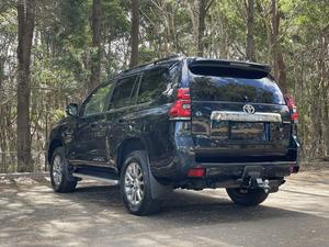 Toyota LandCruiser Prado 2022 Sièges en cuir de direction à droite avec caméra arrière - Product Image 2