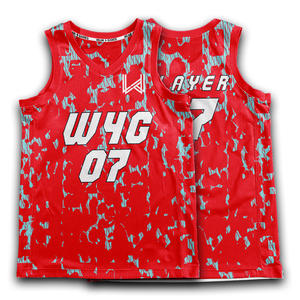 Ensemble de maillots de basket-ball réversibles personnalisables pour hommes Uniforme d'entraînement respirant col en V imprimé personnalisé devant 100% polyester - Product Image 4