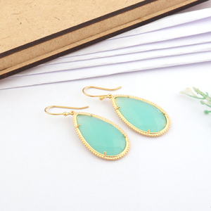 Para mujer, pendiente grande de una sola piedra preciosa, forma de pera natural, calcedonia acuática, pendiente colgante de Latón chapado en oro, pendiente con ajuste de garra - Product Image 2