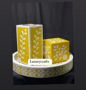 Brûleur d'encens en bois incrusté d'os artisanal de luxe fait à la main pour le Ramadan arabe Bakhoor avec senteurs de gingembre et de pin - Product Image 1