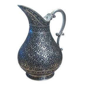 Pichet à eau en aluminium gravé à la main avec poignée en laiton |   Carafe à boisson vintage pour la décoration de la maison, l'hôtellerie et la restauration - Product Image 4
