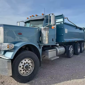 NOUVELLE ARRIVÉE : Camion benne conventionnel PETERBILT 389 à capot étendu et trois essieux à vendre - Product Image 1