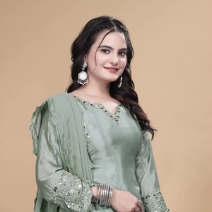 Costume de qualité supérieure fil à broder et séquence Chinon haut et pantalon en soie fausse georgette Dupatta dernier design de mode prêt à porter - Product Image 1