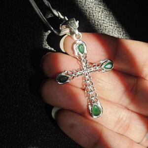 Cruz facetada de ónix verde nuevo diseño colgante de plata hermoso colgante de Cruz para su mejor regalo para Navidad - Product Image 1