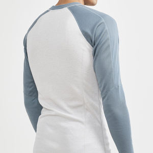 Juego de capa base de compresión para hombre superventas patrón sólido ligero y que absorbe la humedad personalizado al por mayor - Product Image 3