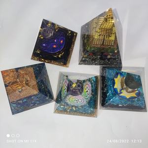 PIRAMIDE DE ORGONITA CON SÍMBOLO OM, PIRÁMIDE DE CRISTAL DE ORGONITA, PIRÁMIDE ORGÁNICA DE PIEDRA PRECIOSA CON ACABADO SUPERIOR, PARA SANACIÓN CON ENERGÍA, FENG SHUI - Product Image 3