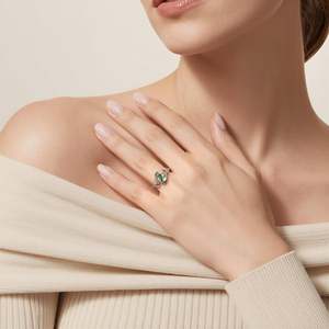แหวน Jeulia Hug Me Bypass Leaf ชุบทองคำขาว 18K ประดับด้วยหินมอสอาเกตทรงลูกแพร์ - Product Image 5