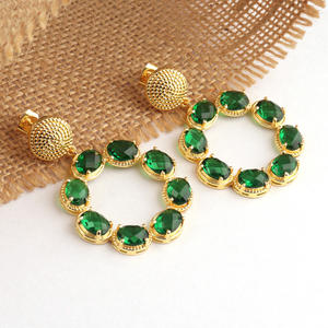 Juego de pendientes de cuarzo verde facetados con diseño geométrico, pendientes de piedras múltiples chapados en oro de 24k, joyería de boda - Product Image 4