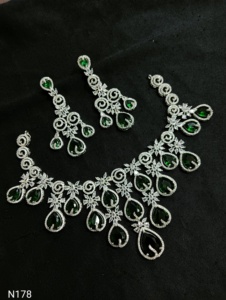 ชุดสร้อยคอเจ้าสาวประดับเพชรแบบอเมริกันและชุดเครื่องประดับต่างหูคลาสสิกสำหรับงานแต่งงานเครื่องประดับสไตล์คลาสสิกสำหรับผู้หญิง - Product Image 3