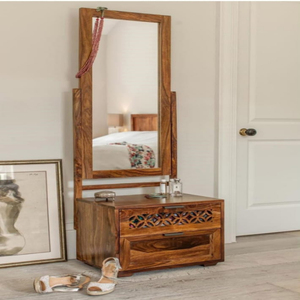 Tocador de madera maciza elegante y funcional con espejo ajustable acabado mate miel para dormitorio o sala de estar apartamento - Product Image 1