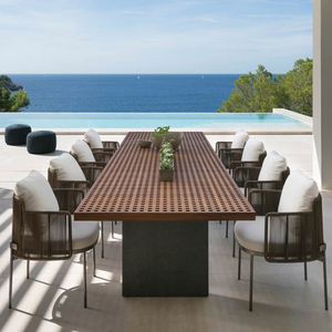 Ensemble de table à manger d'extérieur en teck massif, design minimaliste de luxe, design de panneau moderne élégant, chaises de patio résistantes aux intempéries, villa haut de gamme - Product Image 1
