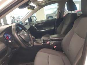 Últimas Ofertas en SUVs 2020 RAV-4 XLE FWD Autos Usados para Uso Comercial - Product Image 3