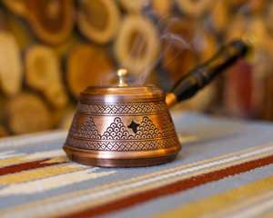 Brûleur d'encens en laiton fini cuivre de taille moyenne brûleur en métal intérieur extérieur design élégant usage domestique taille de couleur personnalisée disponible - Product Image 4