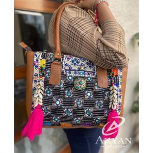 Bolso bordado tradicional hecho a mano indio para mujer, bolso de compras con borlas Banjara Vintage, bolso de mano bohemio Hippie con estilo - Product Image 1