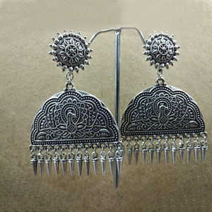 Jeweljunk 1311249 Pendientes colgantes chapados en rodio Elegantes anillos finos para mujer - Product Image 1