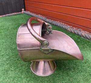 Seau à charbon en cuivre de qualité supérieure fabriqué à la main avec forme fonctionnelle et détails en laiton pour une utilisation dans les maisons traditionnelles - Product Image 1