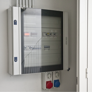 Gewiss Centralita de pared con 12 módulos IP40 GW40028 Equipo de distribución de energía - Product Image 2