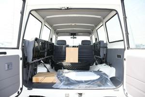 Nuevo/Usado 2024 para Camioneta Hardtop 5 Puertas 2.8L Euro IV Doble Tanque 4x4 Automático Asientos de Cuero Diésel R18 - Product Image 4