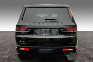 Jeep Wagoneer CARBIDE SERIES ll 4X4 USADO 2024 - Product Image 2