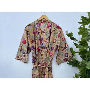 Robe Kimono en Coton Faite Main Imprimé Ikat Douce et Décontractée avec Cordon de Serrage Taille XL pour Familles et Demoiselles d'Honneur – Idéale pour la Maison - Product Image 1