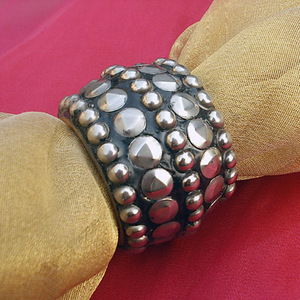 ผ้าเช็ดปากบนโต๊ะรับประทานอาหารคุณภาพสูงลูกปัดโลหะเงินทำจากไม้อุปกรณ์เสริมที่น่าทึ่งสำหรับงานอีเวนต์พิเศษและงานเลี้ยง - Product Image 1