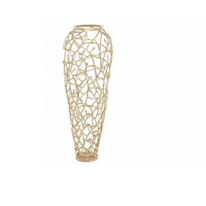 Vase moderne contemporain à fleurs en aluminium et corail à motif solide Vase de table moderne en métal Vase décoratif en métal de corail pour le salon - Product Image 1