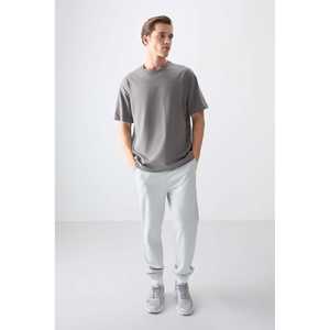 Camiseta Básica para Hombre en Gris Oscuro, 100% Algodón, Gruesa, Suave, Texturizada, Corte Holgado, Tejido Jersey-88353 - Product Image 3