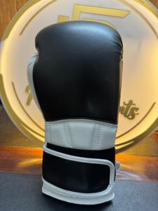 ถุงมือชกมวยแบบหนังสำหรับฝึกชกมวย MMA มวยไทยและฟิตเนสถุงมือฝึกแบบเจาะโลโก้ตามสั่ง - Product Image 4