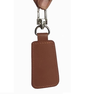 Nueva moda Simple cuero marrón llavero con correa llavero de cuero genuino nuevo diseño 2024 llavero de coche - Product Image 1