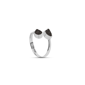 Anillo de Plata de Ley 925 con Shungita de Forma Natural, Engaste de Bisel, Acabado de Alta Calidad, Certificado por Terceros, Estilo Clásico para Compromiso - Product Image 3