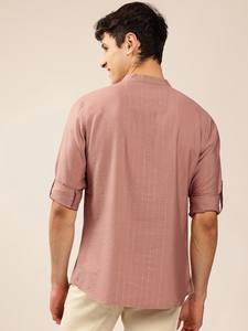 Hombres auto rayas Zari hilo trabajo mandarín collar Kurta corto Kurta Poliéster Viscosa manga larga dobladillo curvo Kurta para hombres - Product Image 3