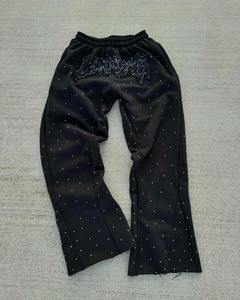 กางเกงสเวตแพนท์ผู้ชายทรงขาบาน ปักลาย ประดับเพชร ผ้าคอตตอนฟอกสี สไตล์สตรีทแวร์ คุณภาพสูง ผลิตตามสั่ง ขายส่ง - Product Image 1