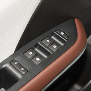 Berline d'occasion 2023, 1.5 hybride, boîte automatique, conduite à gauche, jantes R16, norme d'émission Euro VI, moteur atmosphérique - Product Image 4