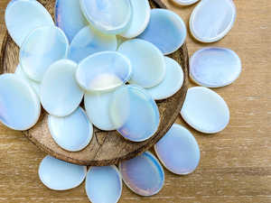 Opalite naturelle de haute qualité ovale pouce inquiétude pierre semi-précieuse Agate pierre précieuse sculptée gravée amour guérison cristal maison - Product Image 5